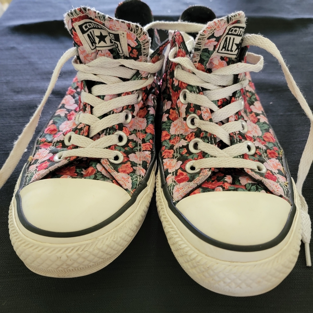 Flower Converse